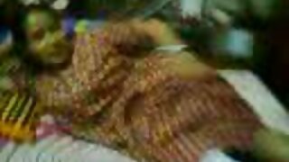 ಆಕರ್ಷಕ ಹದಿಹರೆಯದ ತರುಣಿ ಸಿಲ್ವಿಯಾ ಸೇಂಟ್ ಹೊರಾಂಗಣದಲ್ಲಿ ಸ್ವಿಂಗ್ ಮತ್ತು ಬೆತ್ತಲೆಯಾಗುತ್ತಾಳೆ